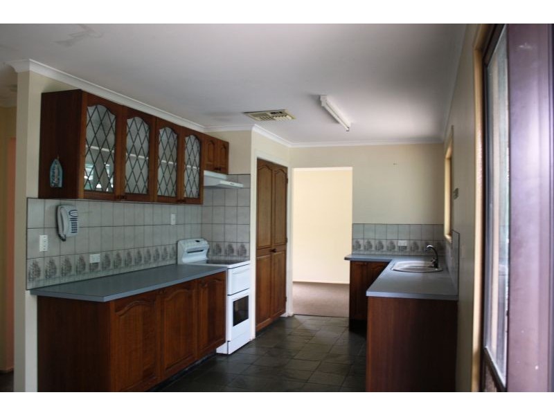 11 Campbell Street, Emerald QLD 4720