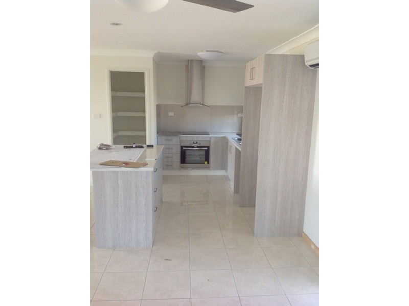 6 Thornton Street, Emerald QLD 4720