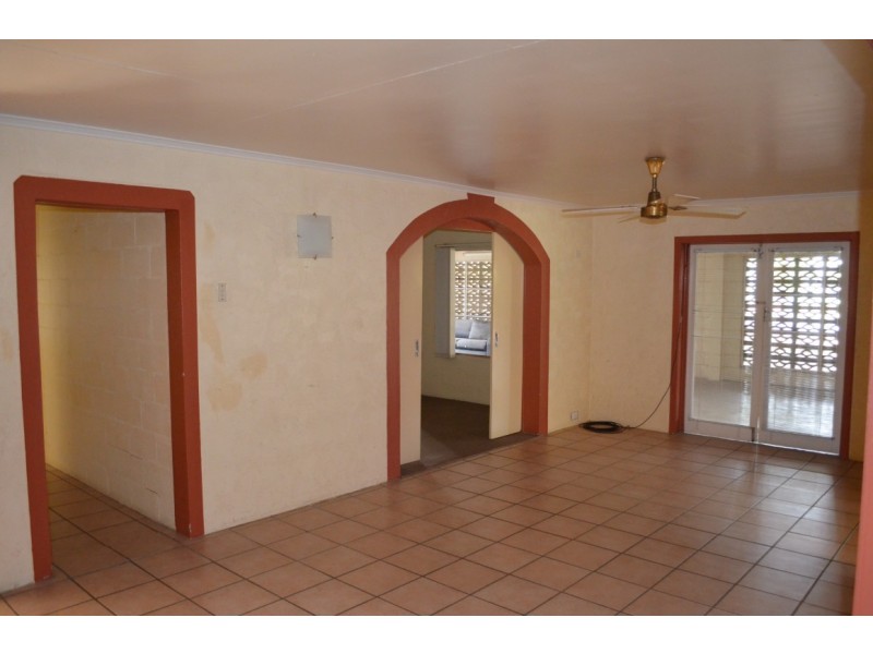 14 Gladstone Street, Emerald QLD 4720