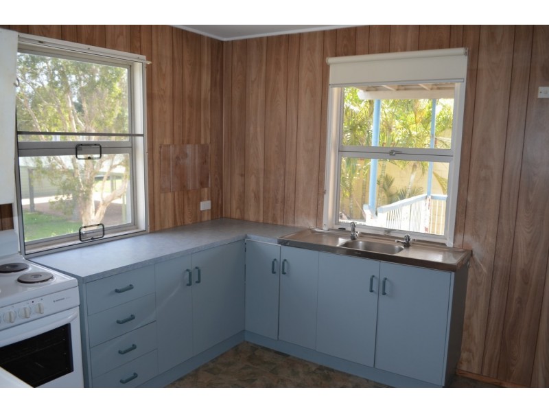 14 Gladstone Street, Emerald QLD 4720