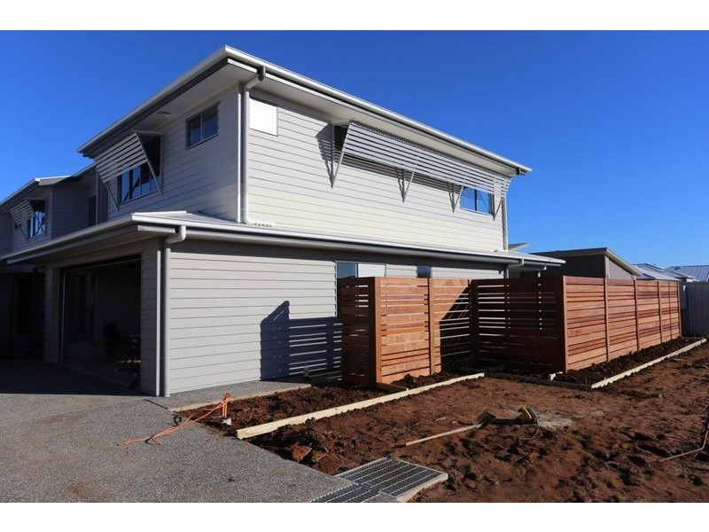 2/44 Kassidy Drive, Emerald QLD 4720