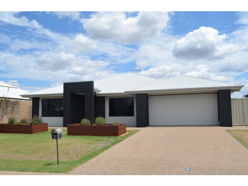 9 Desgrand Street, Emerald QLD 4720