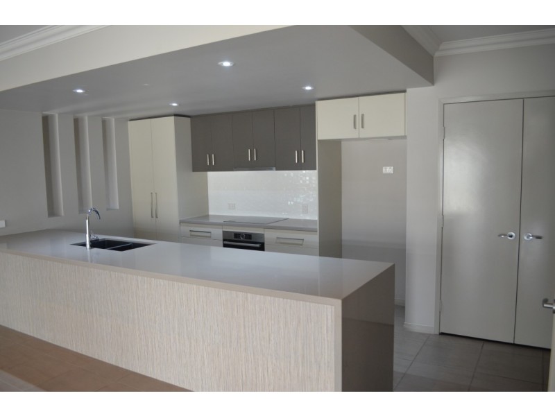 9 Desgrand Street, Emerald QLD 4720