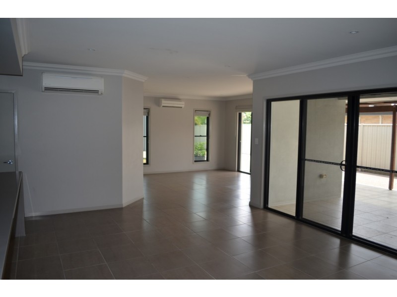 9 Desgrand Street, Emerald QLD 4720