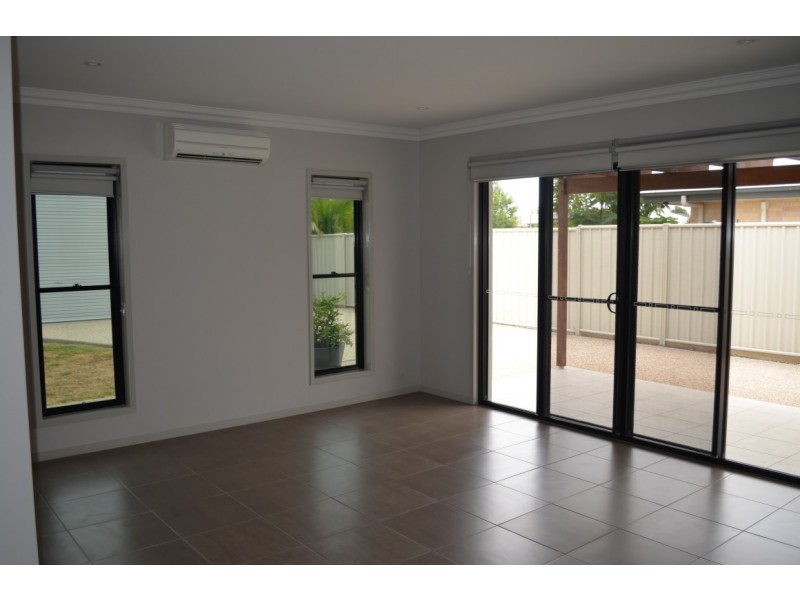 9 Desgrand Street, Emerald QLD 4720