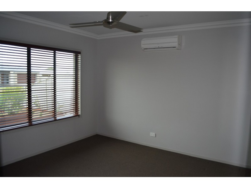 9 Desgrand Street, Emerald QLD 4720