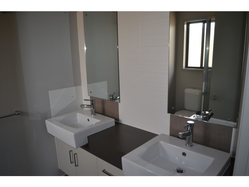 9 Desgrand Street, Emerald QLD 4720