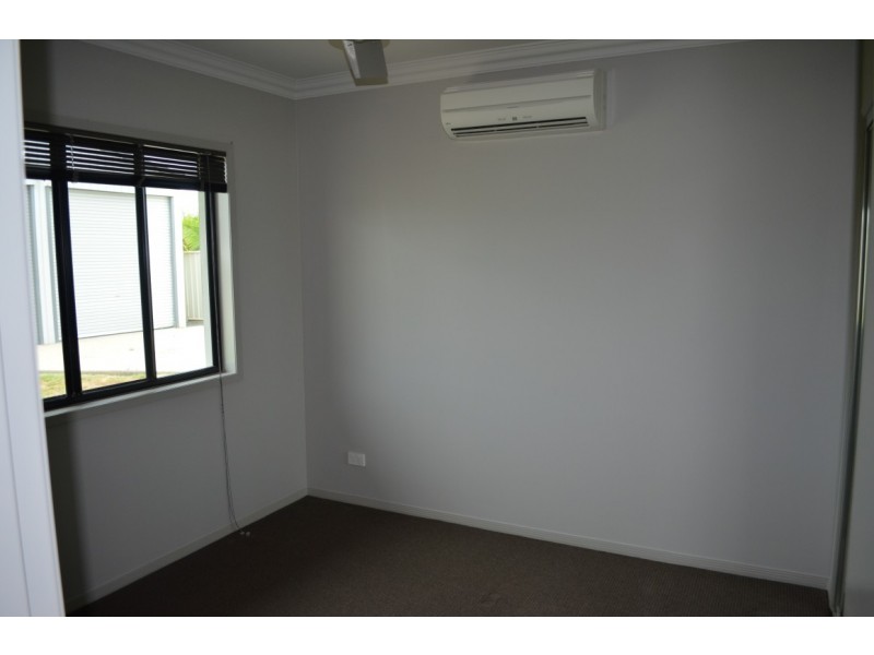 9 Desgrand Street, Emerald QLD 4720