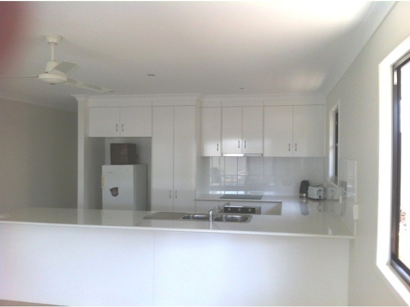 1/1 Easton Street, Emerald QLD 4720