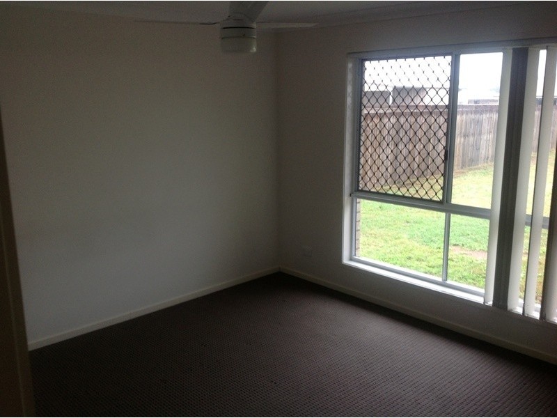 33  Scenic Dr, Emerald QLD 4720