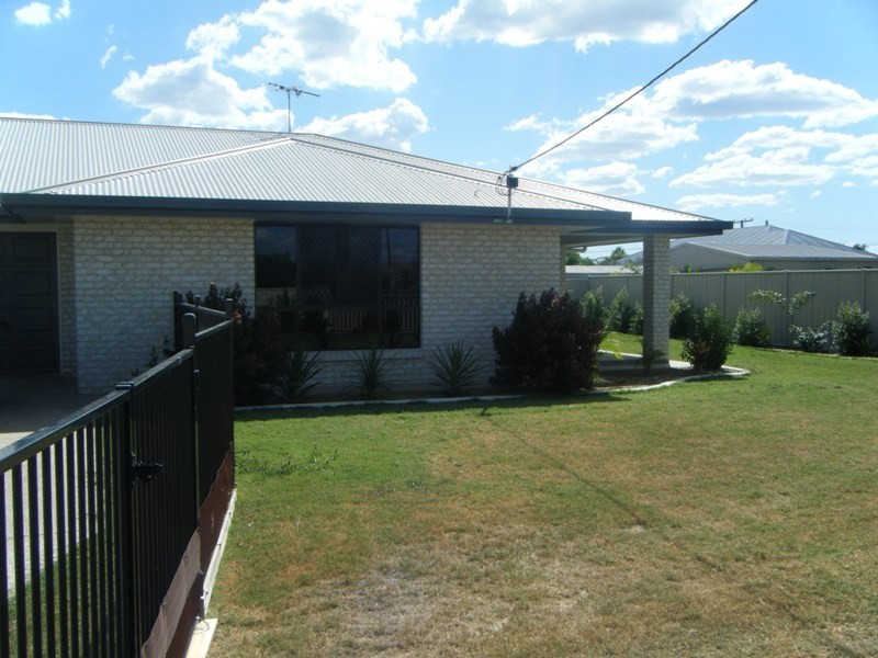 1/16 Joel Earnest Drive, Emerald QLD 4720