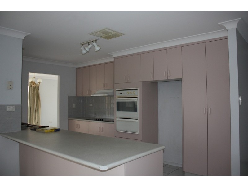 25 staal crescent, Emerald QLD 4720