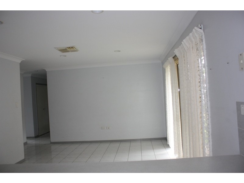 25 staal crescent, Emerald QLD 4720