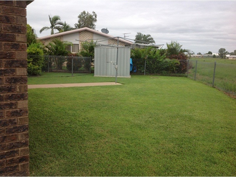 3 Osborne Place, Emerald QLD 4720
