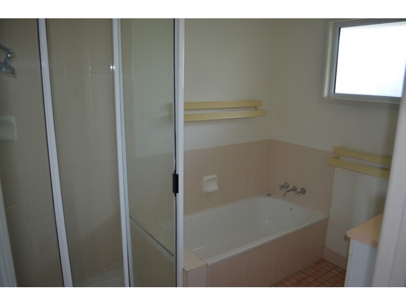 22 Alamein Drive, Emerald QLD 4720