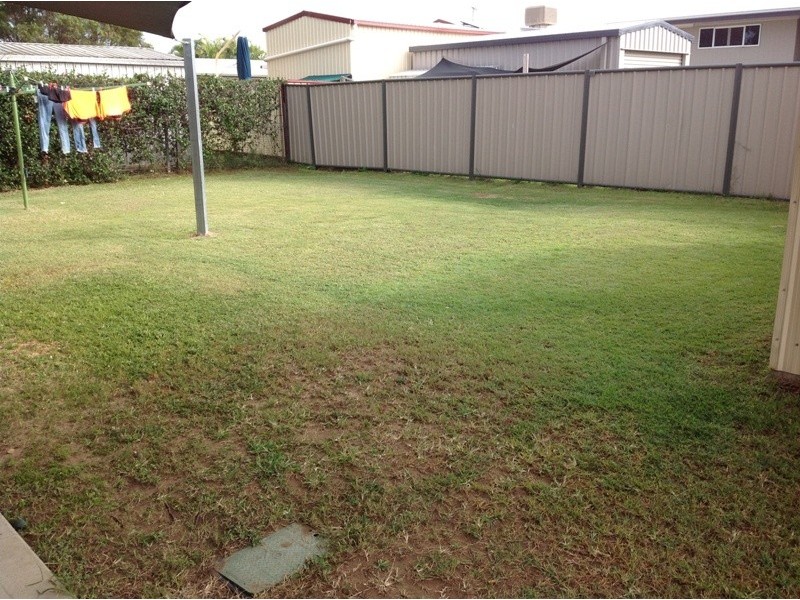 17 Crinum Crescent, Emerald QLD 4720