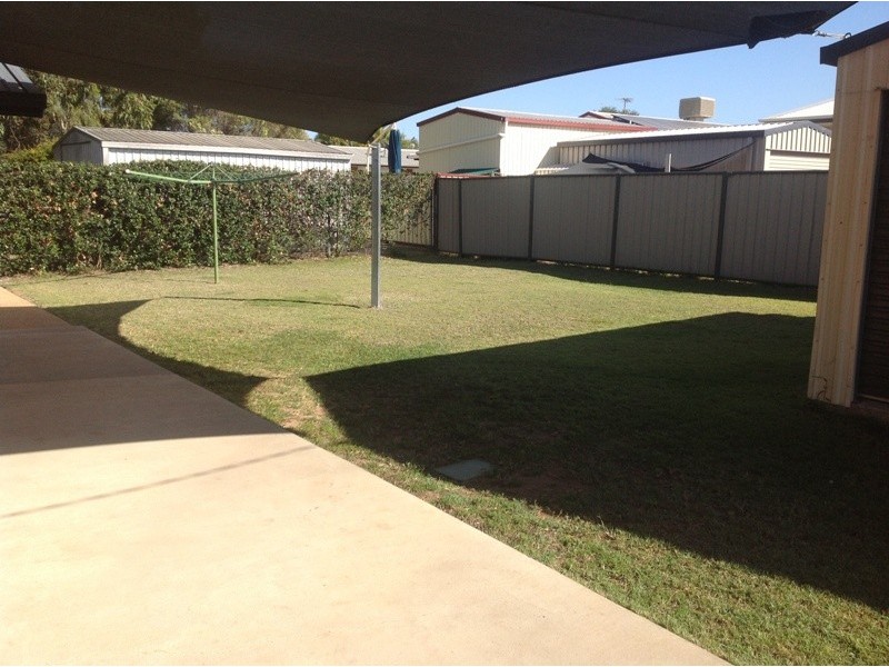 17 Crinum Crescent, Emerald QLD 4720