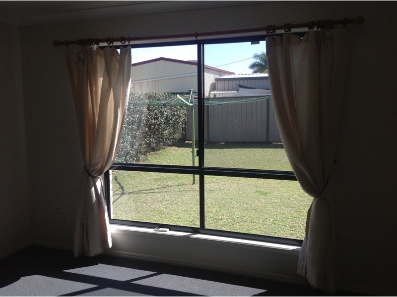 17 Crinum Crescent, Emerald QLD 4720
