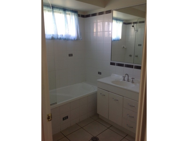 17 Crinum Crescent, Emerald QLD 4720