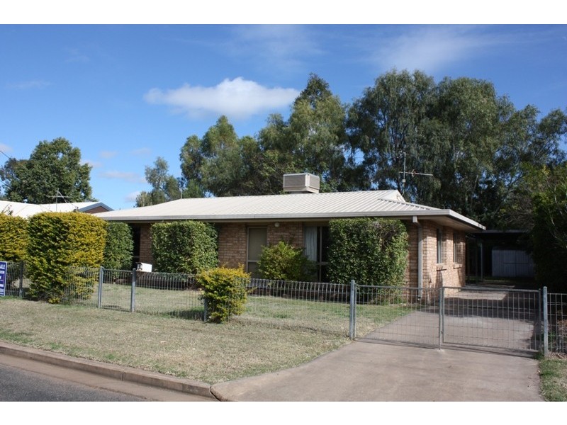 8 Wilby Place, Emerald QLD 4720