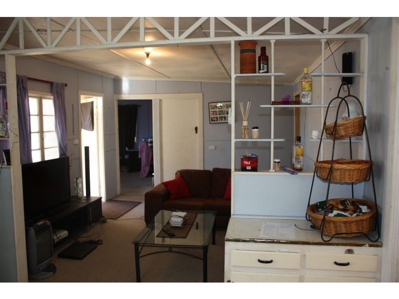 87 Ruby Street, Emerald QLD 4720