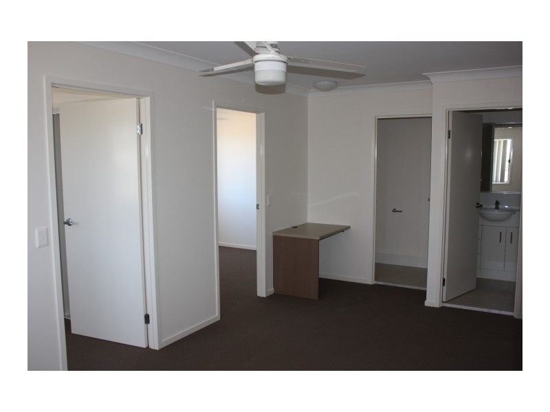 3/6 Sullivan Street, Emerald QLD 4720