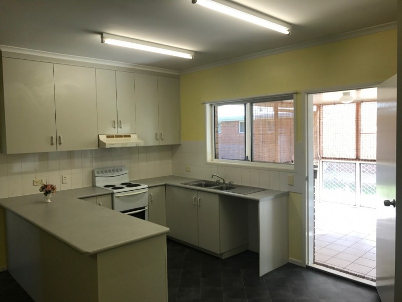 15 Barry Street, Emerald QLD 4720