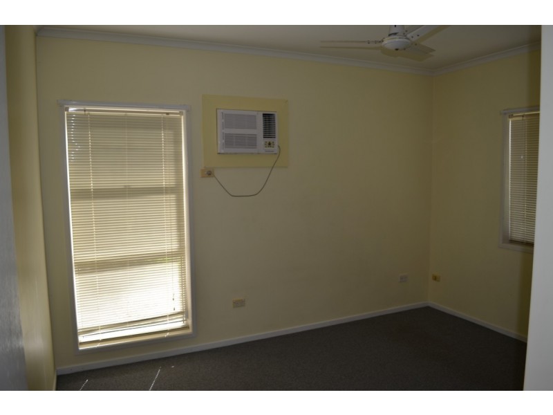 15 Barry Street, Emerald QLD 4720