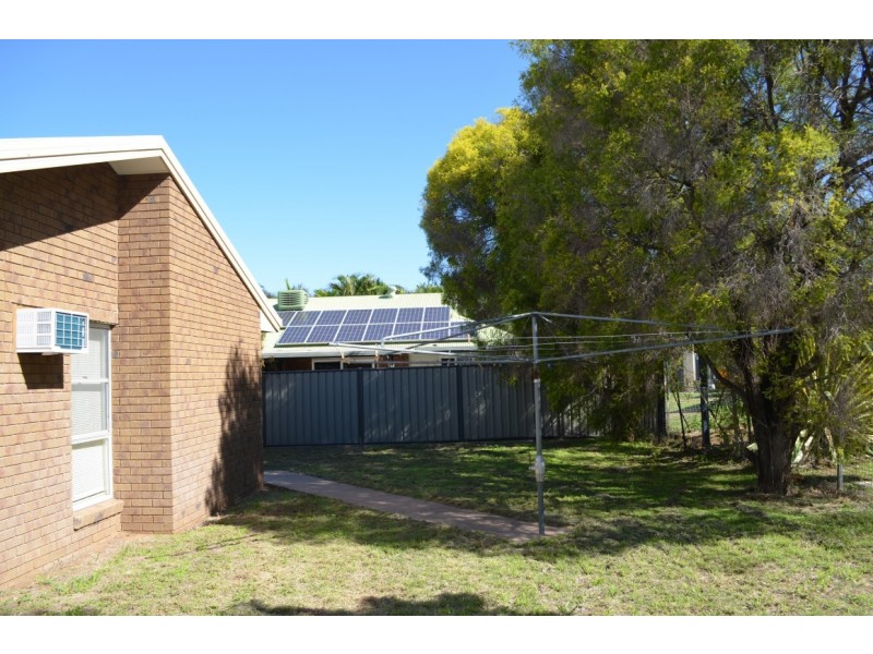 15 Barry Street, Emerald QLD 4720