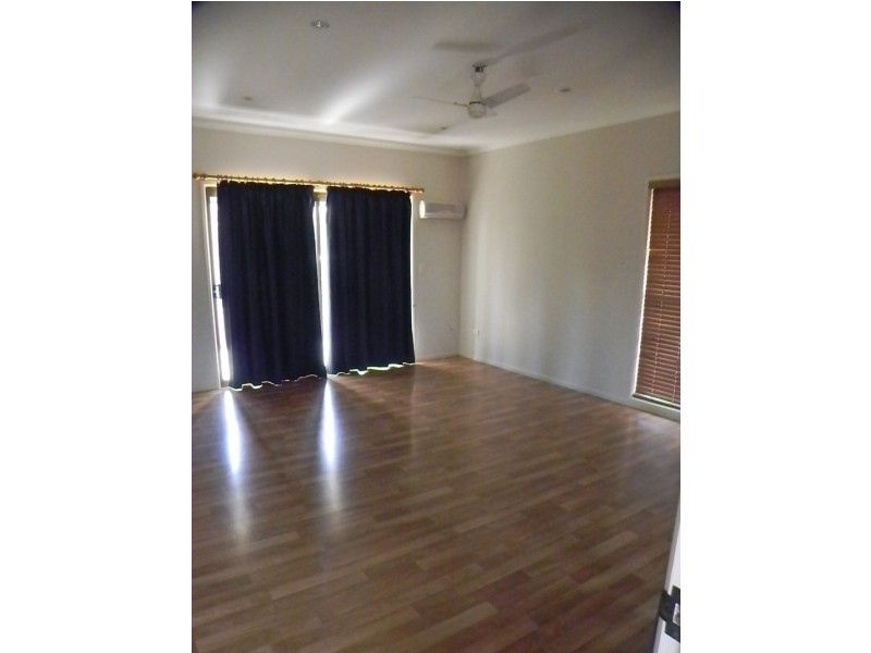 5 Dawn Crescent, Emerald QLD 4720