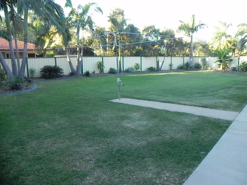 5 Dawn Crescent, Emerald QLD 4720