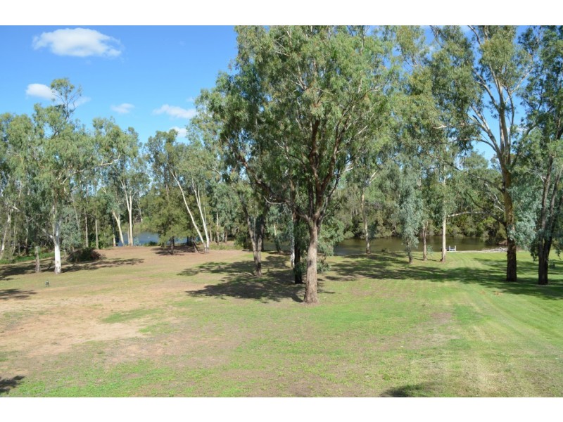 76 Slack Drive, Emerald QLD 4720