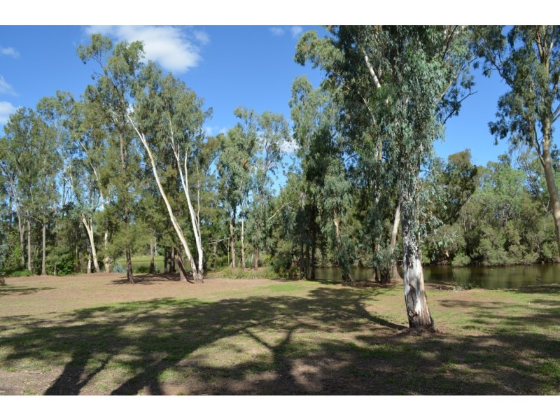 76 Slack Drive, Emerald QLD 4720