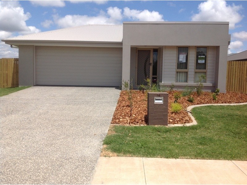 18 Amber Street, Emerald QLD 4720