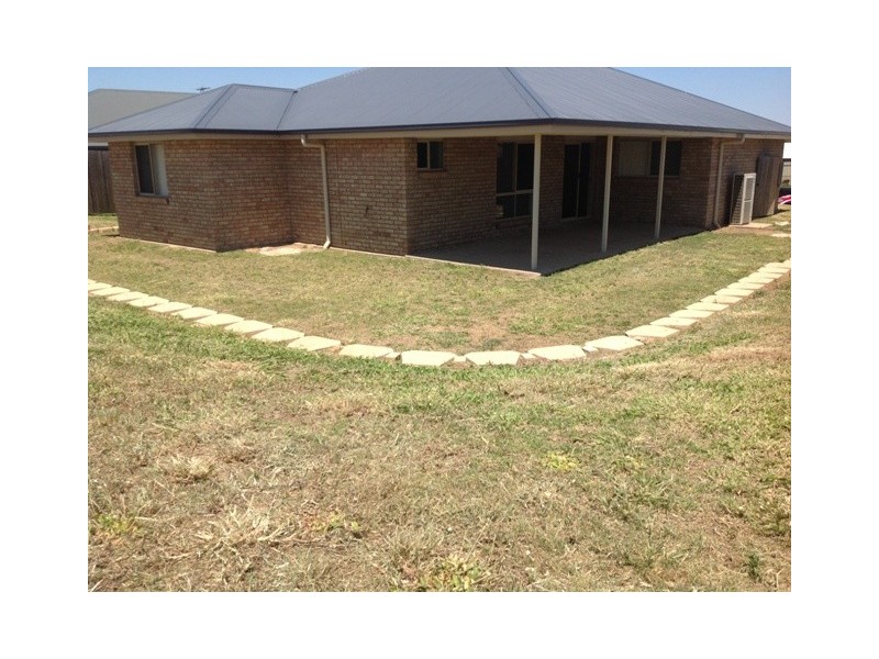 62 LAKESIDE DR, Emerald QLD 4720