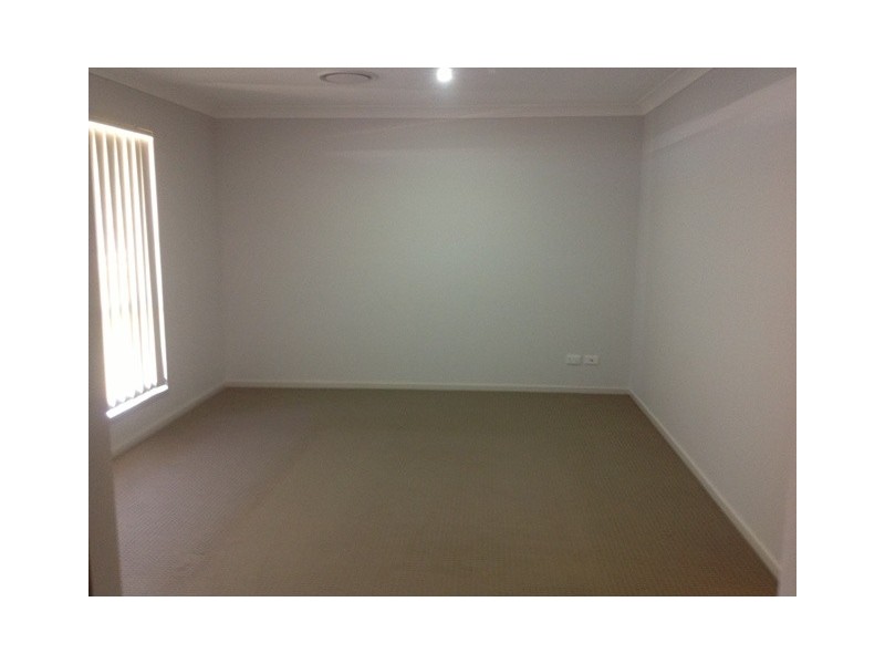 62 LAKESIDE DR, Emerald QLD 4720