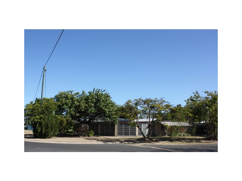 16 Old Airport Dr, Emerald QLD 4720