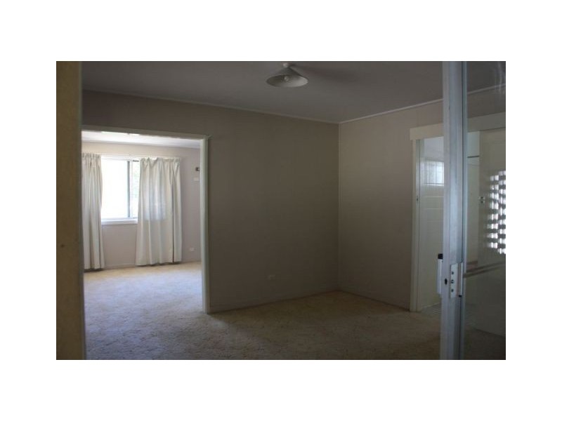 16 Old Airport Dr, Emerald QLD 4720