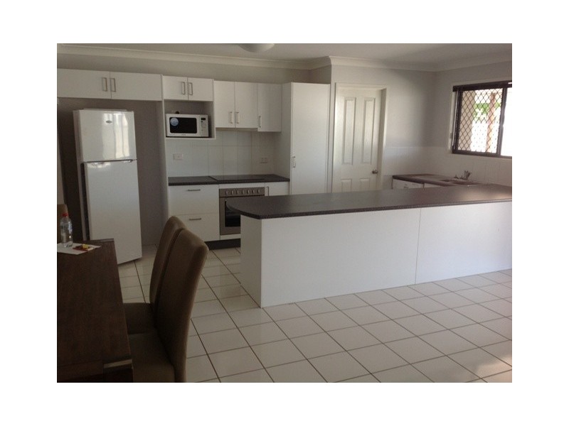 50 Mayfair Dr, Emerald QLD 4720