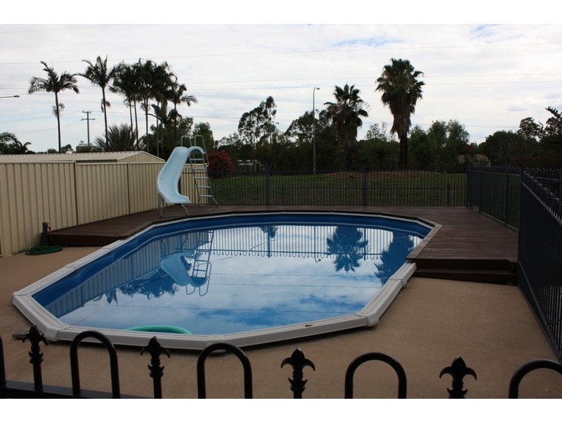 22 Crinum Cres, Emerald QLD 4720