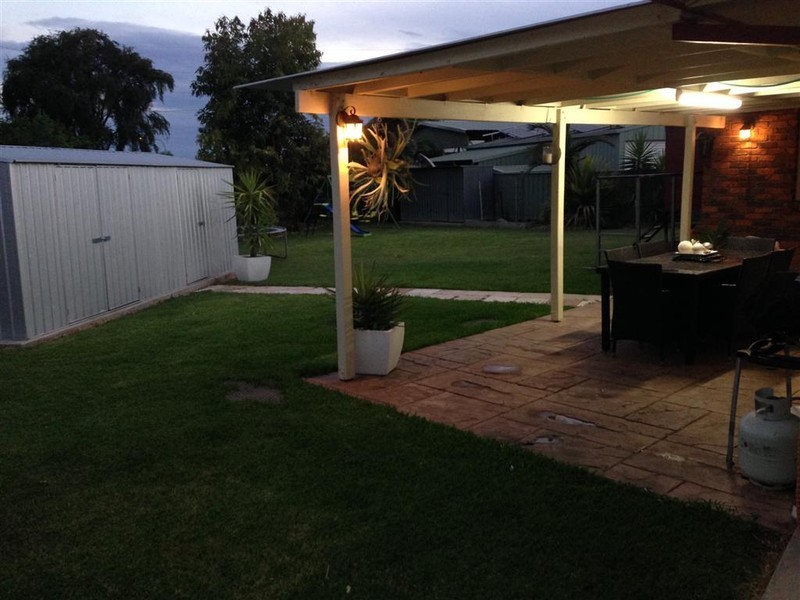 22 Cowan Crescent, Emerald QLD 4720
