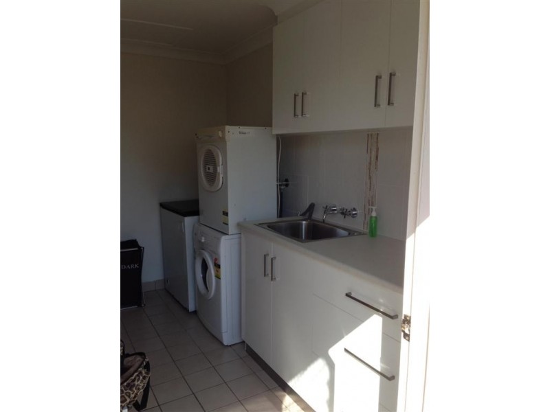 22 Cowan Crescent, Emerald QLD 4720