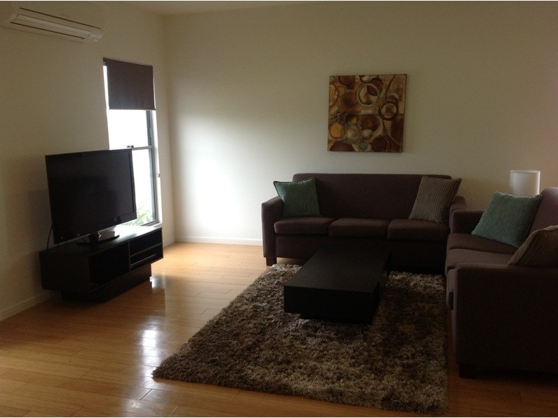 7 Lilly Close (Off White Street), Emerald QLD 4720