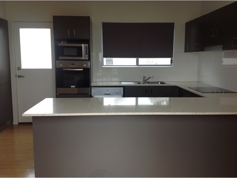 7 Lilly Close (Off White Street), Emerald QLD 4720