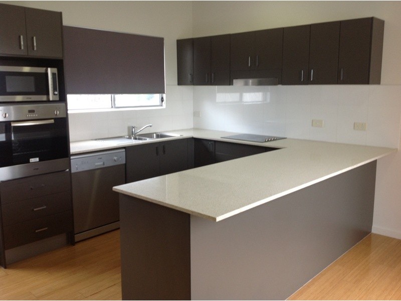 7 Lilly Close (Off White Street), Emerald QLD 4720