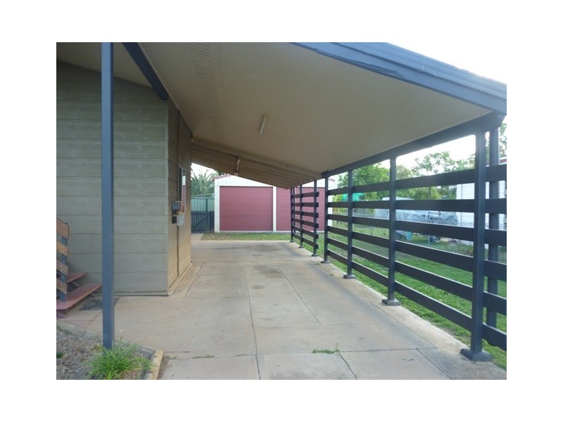 8 Burns Avenue, Emerald QLD 4720