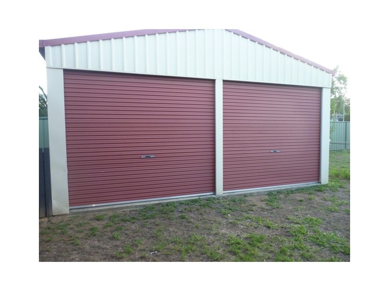 8 Burns Avenue, Emerald QLD 4720