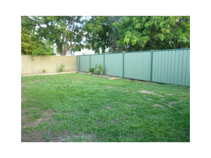 8 Burns Avenue, Emerald QLD 4720