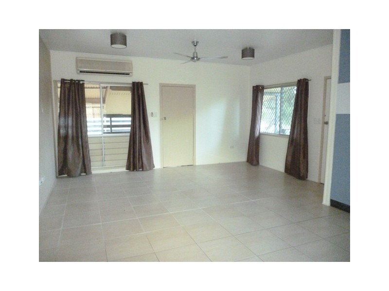 8 Burns Avenue, Emerald QLD 4720