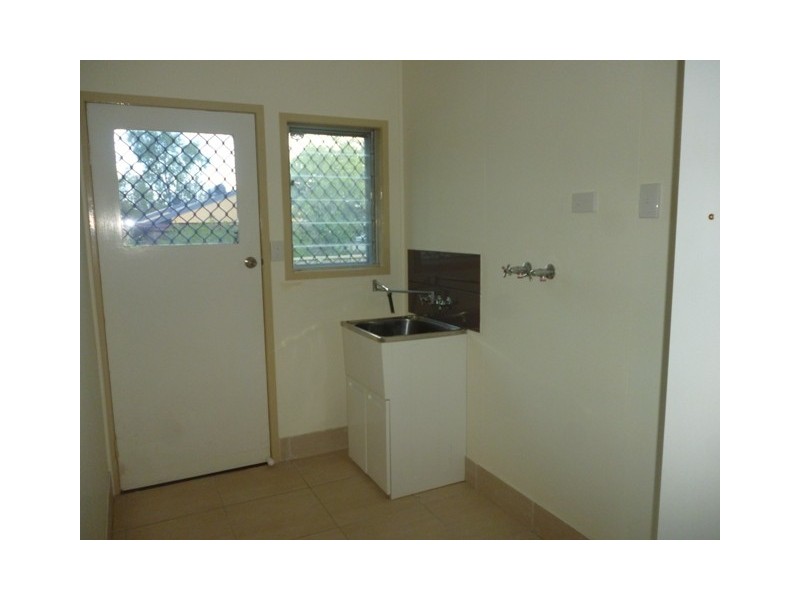 8 Burns Avenue, Emerald QLD 4720